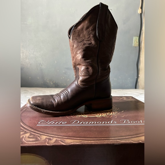 heyyy! I’m selling these cowboy boots - Picture 2 of 7